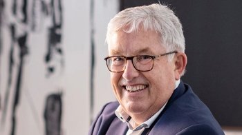 Ihr Ansprechpartner Linos Uschkurat Ihr Ansprechpartner Linos Uschkurat