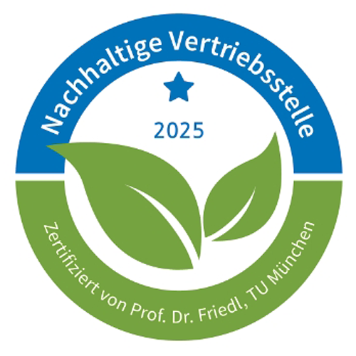 Nachhaltige Vertriebsstelle 2025 – Zertifiziert von Prof. Dr. Friedl, TU München Rundes Siegel mit blauer und grüner Umrandung. In der Mitte befinden sich zwei stilisierte grüne Blätter, darüber eine blaue Sternform mit der Jahreszahl 2025.