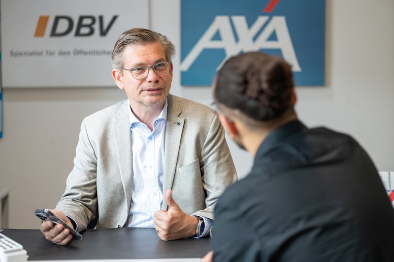 DBV Erik von Elbwart Wildeshausen Kontaktieren Sie uns DBV Erik von Elbwart Wildeshausen Kunde kontaktiert seinen AXA bzw. DBV Betreuer